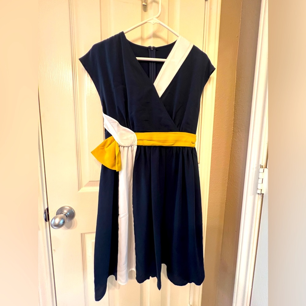 NWT EZPOPSY size medium navy mini dress with yellow and white at waist and neck
